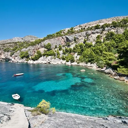 Apartament In With Sea View, Balcony, Air Conditioning, Wi-fi
