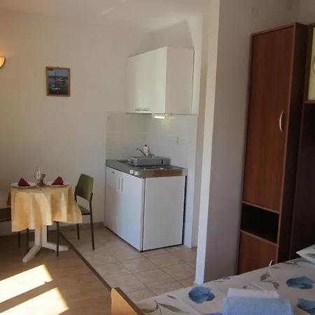 Apartament In With Sea View, Balcony, Air Conditioning, Wi-fi