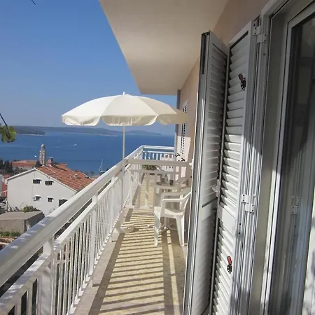 Apartament In With Sea View, Balcony, Air Conditioning, Wi-fi