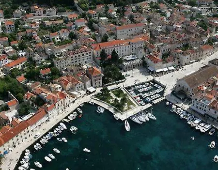 In With Sea View, Balcony, Air Conditioning, Wi-fi