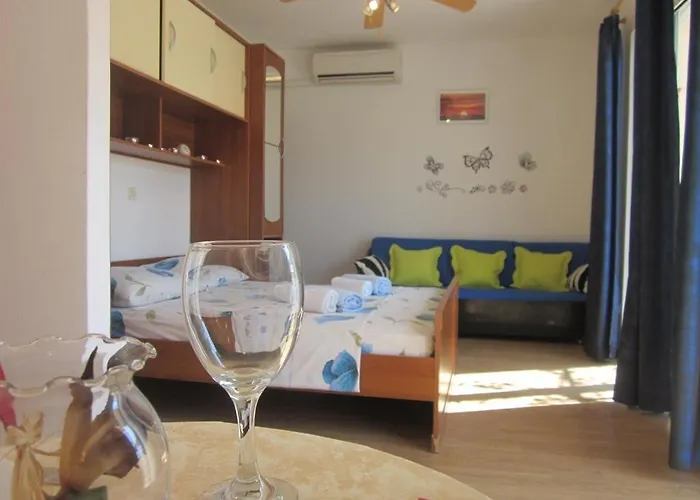 In With Sea View, Balcony, Air Conditioning, Wi-fi * 赫瓦尔