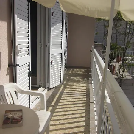 In With Sea View, Balcony, Air Conditioning, Wi-fi *